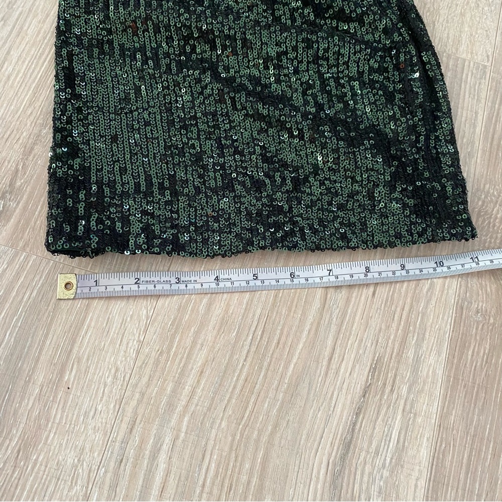 Maggy London Emerald Sequin Jumpsuit Sz 4 - Picture 8 of 9
